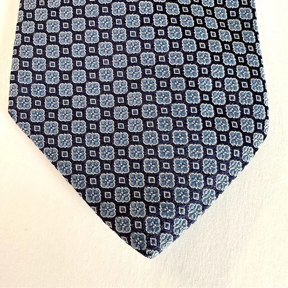 Tommy Hilfiger Men’s 100% Silk Tie 2 Tone Blue Size O/S